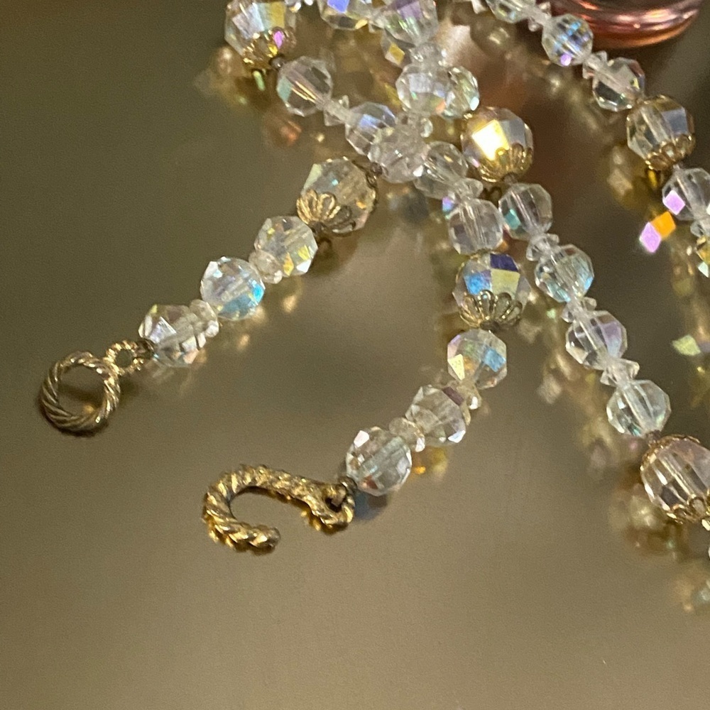Beautiful vintage necklace Aurora Borealis style beads - Picture 2 of 11